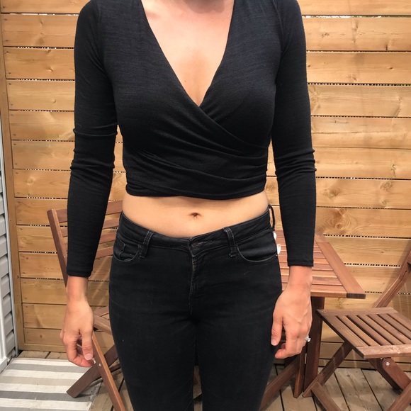 Dynamite black long sleeve crop top - Picture 1 of 4